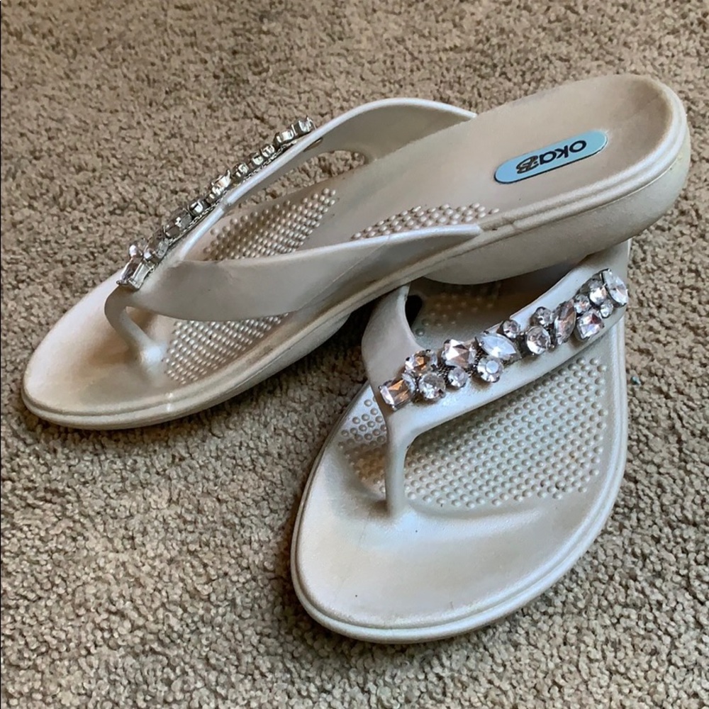 👡 OkaB Jeweled Flip Flop👡
